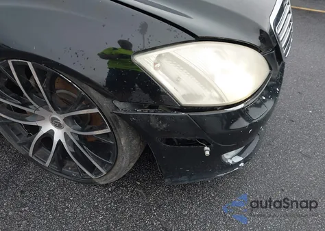 2007 Mercedes-Benz S 550 z USA, uszkodzony, nr VIN WDDNG71X97A042487